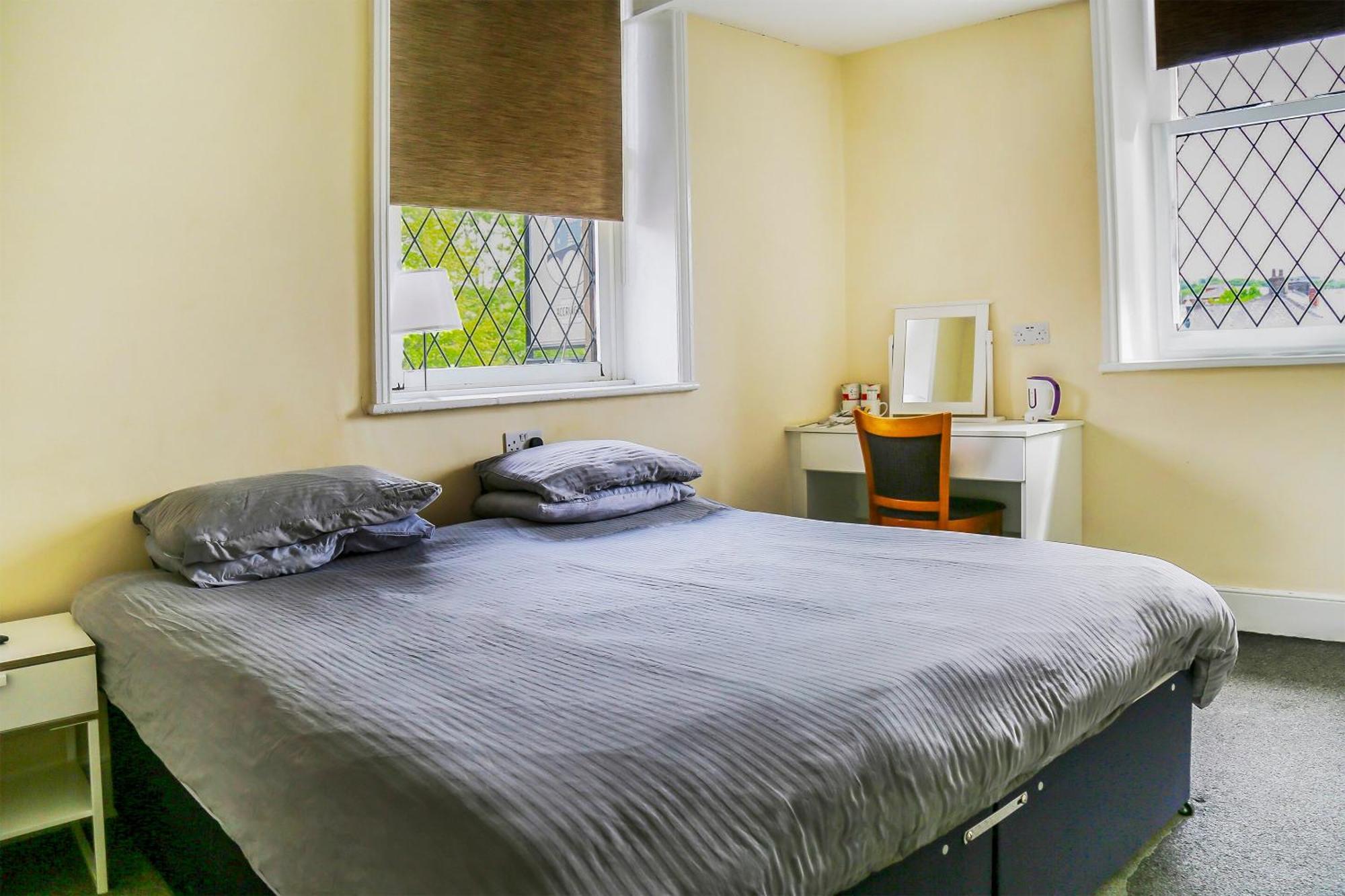 Oyo Castle Hotel, Accrington Esterno foto